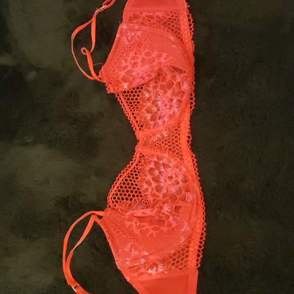 Adore Me red fishnet bra 36DD - Picture 2 of 5